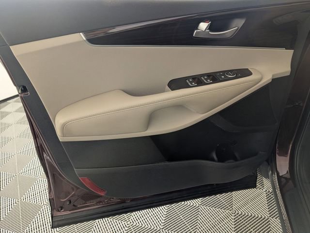 Used 2020 Kia Sorento LX image 10