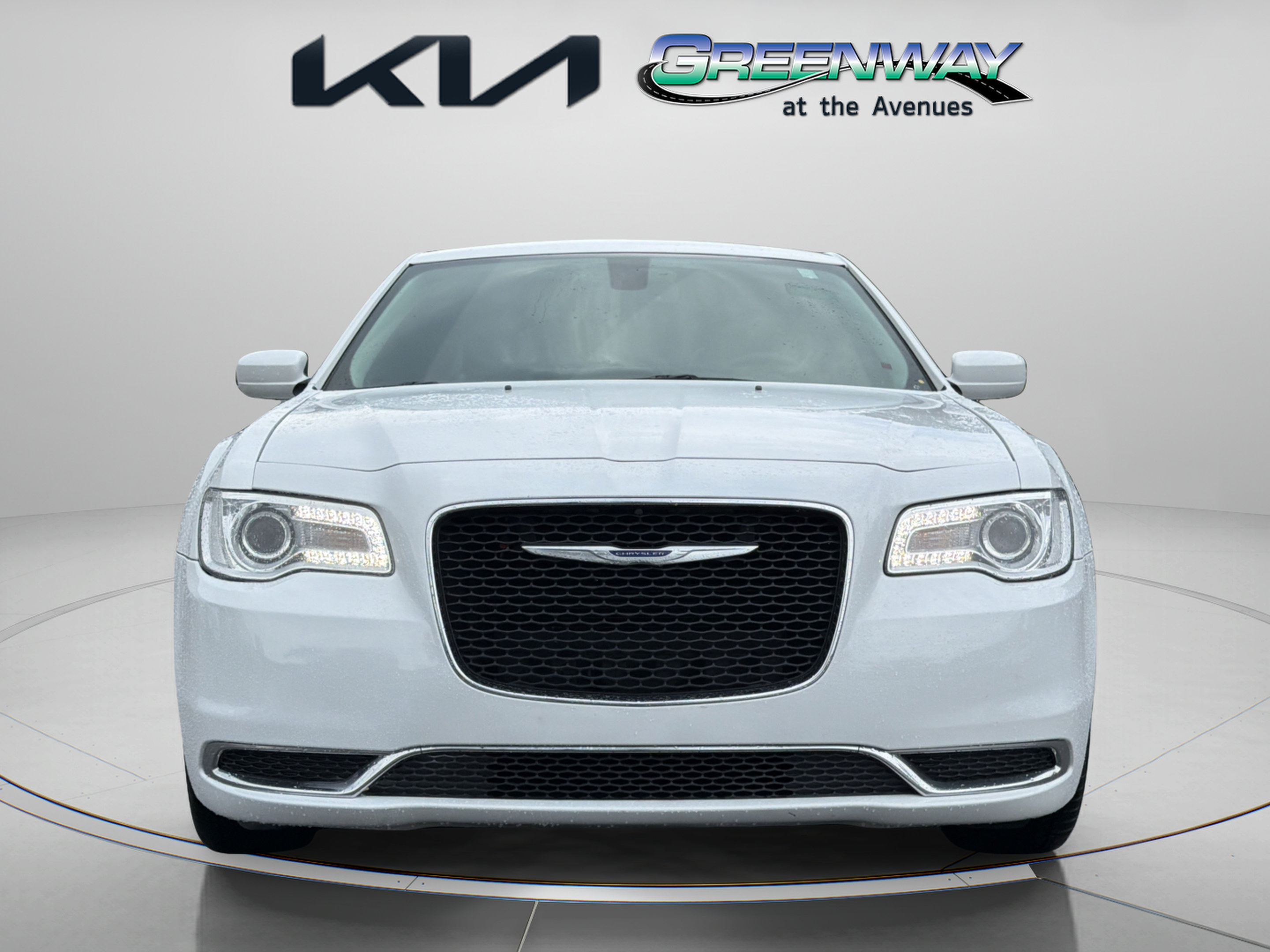 Used 2020 Chrysler 300 Touring L w/ Quick Order Package 2EF RWD image 2