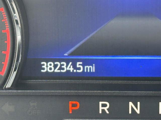 Used 2022 Ford Explorer XLT w/ Equipment Group 202A AWD/4WD image 38