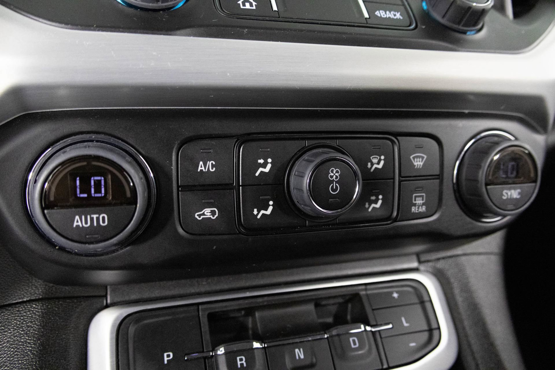 Certified 2023 GMC Acadia SLE w/ Driver Convenience Package image 25