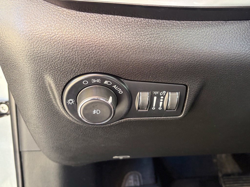 Used 2022 Jeep Compass Latitude AWD/4WD image 18
