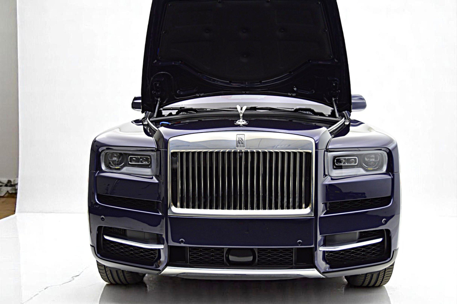 Used 2025 Rolls-Royce Cullinan image 24