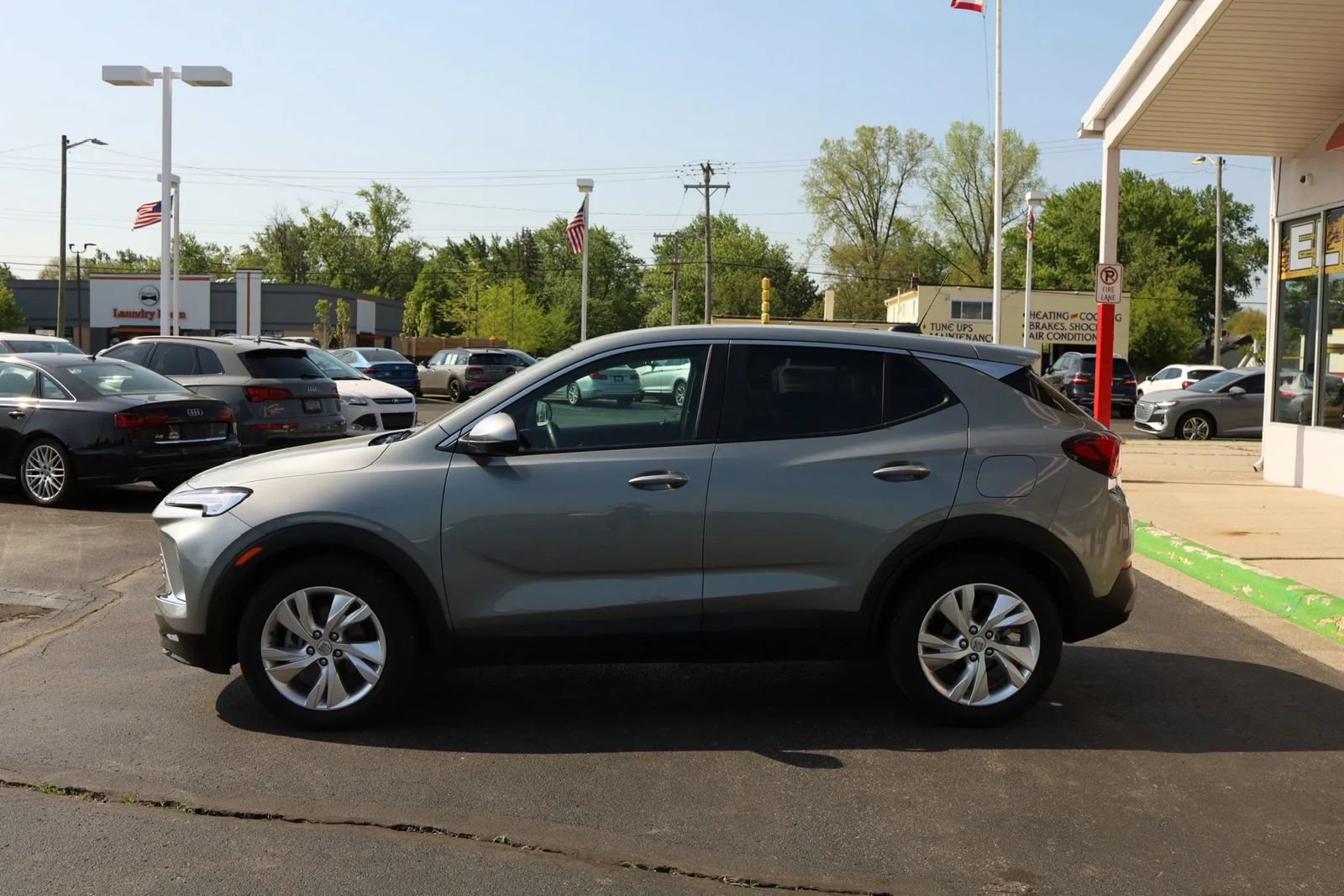 Used 2025 Buick Encore GX Preferred FWD image 9