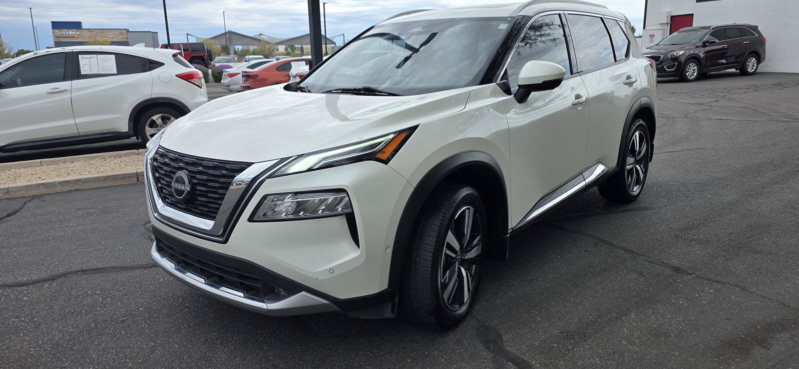 Used 2022 Nissan Rogue Platinum w/ Head-Up Display Package FWD image 2