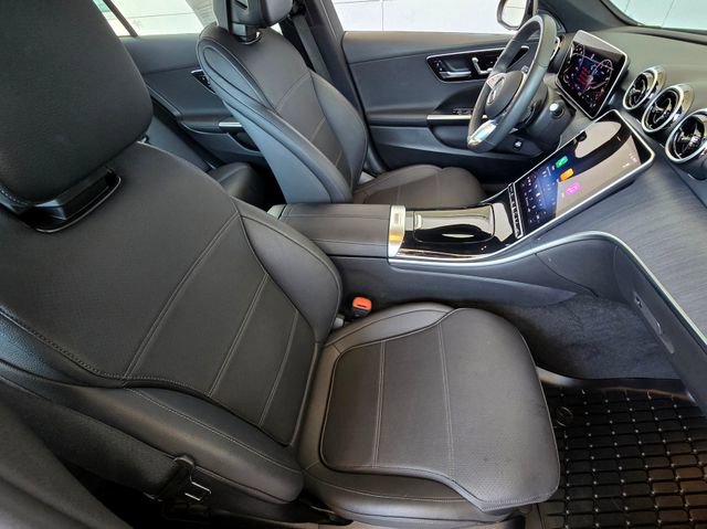 Used 2025 Mercedes-Benz C 300 4MATIC Sedan image 20