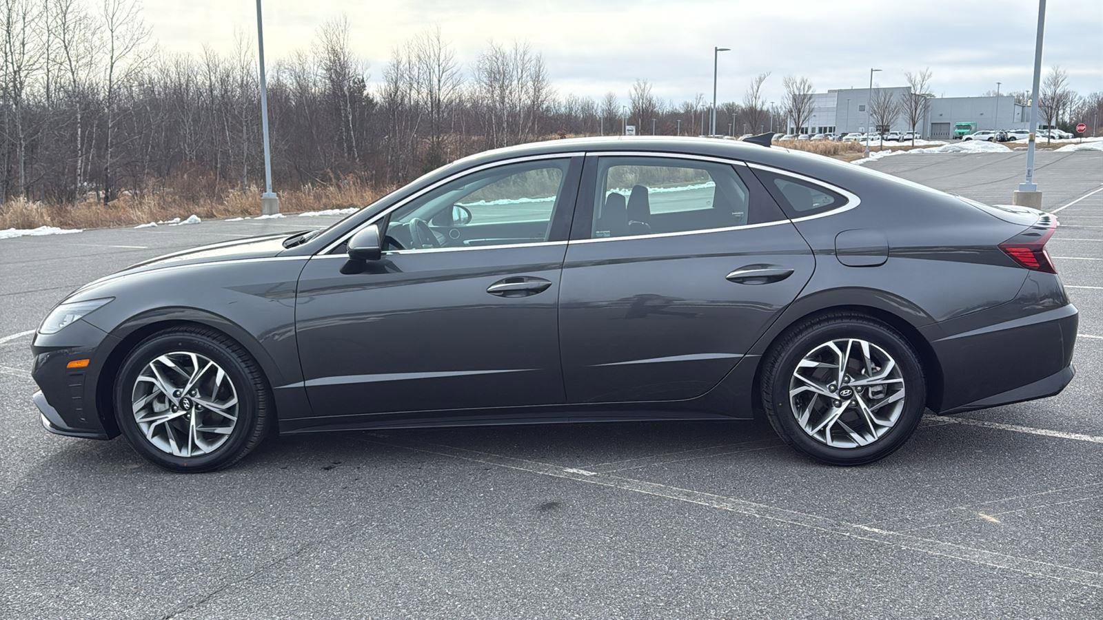 Certified 2022 Hyundai Sonata SEL w/ Convenience Package image 12