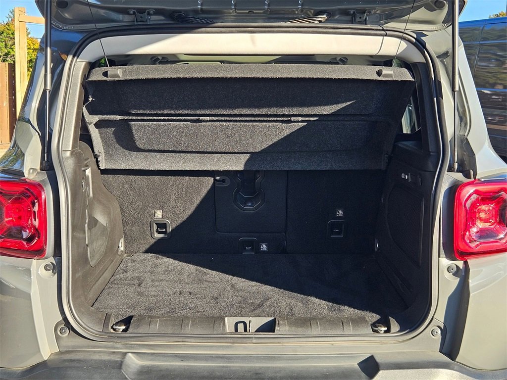 Certified 2021 Jeep Renegade Latitude w/ Luxury Group I image 10