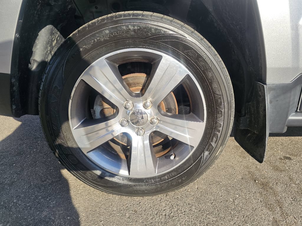 Used 2017 Jeep Patriot High Altitude FWD image 40