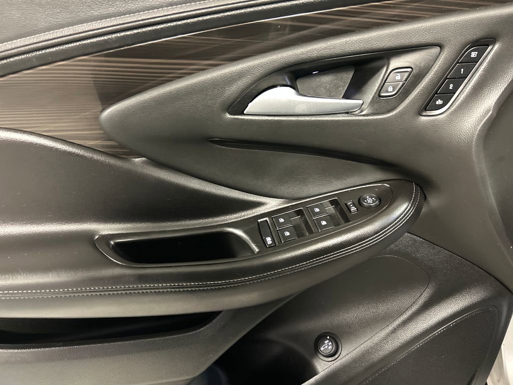 Used 2019 Buick Envision Essence image 14