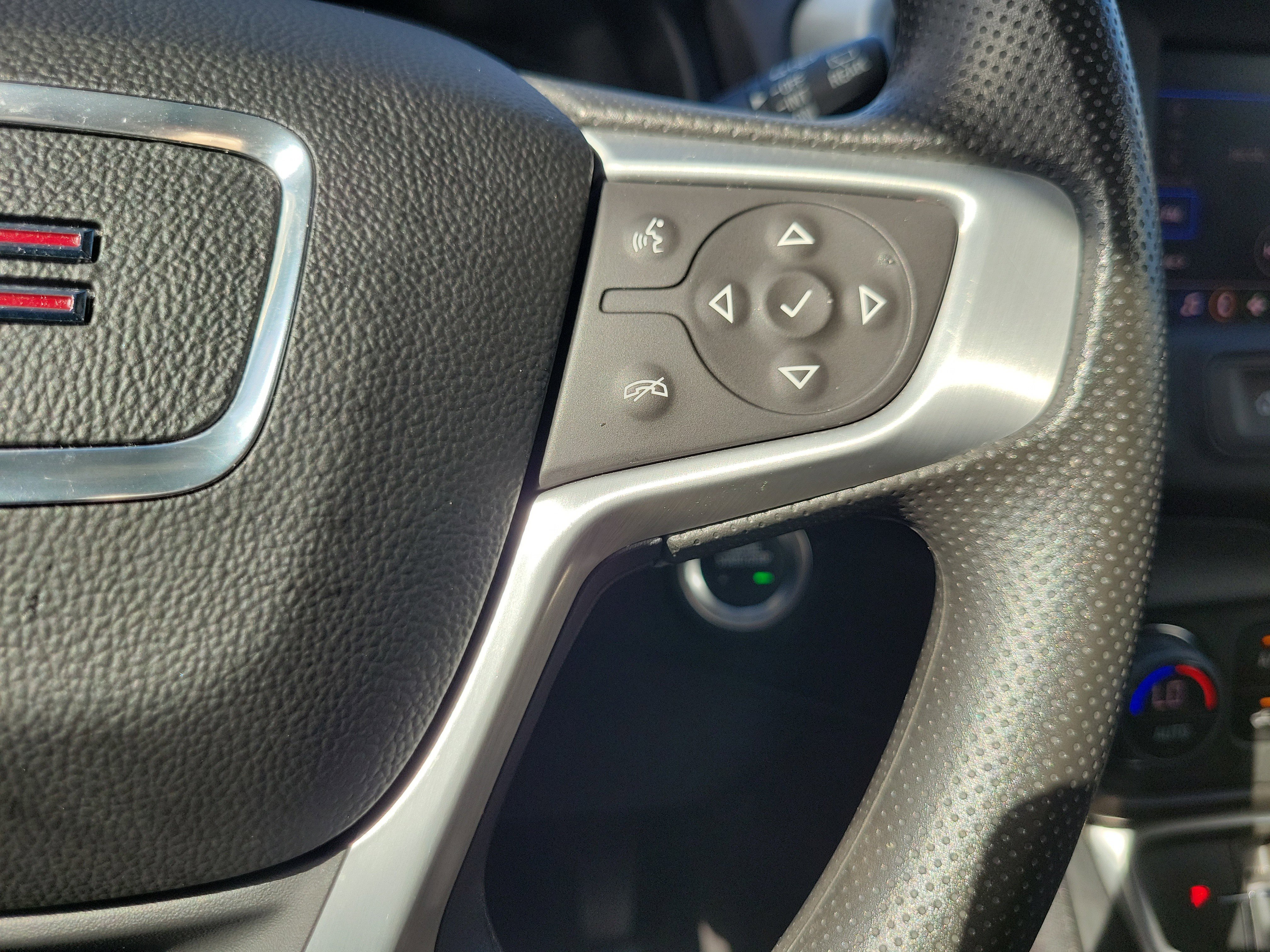 Used 2023 GMC Terrain SLE w/ Driver Convenience Package image 22