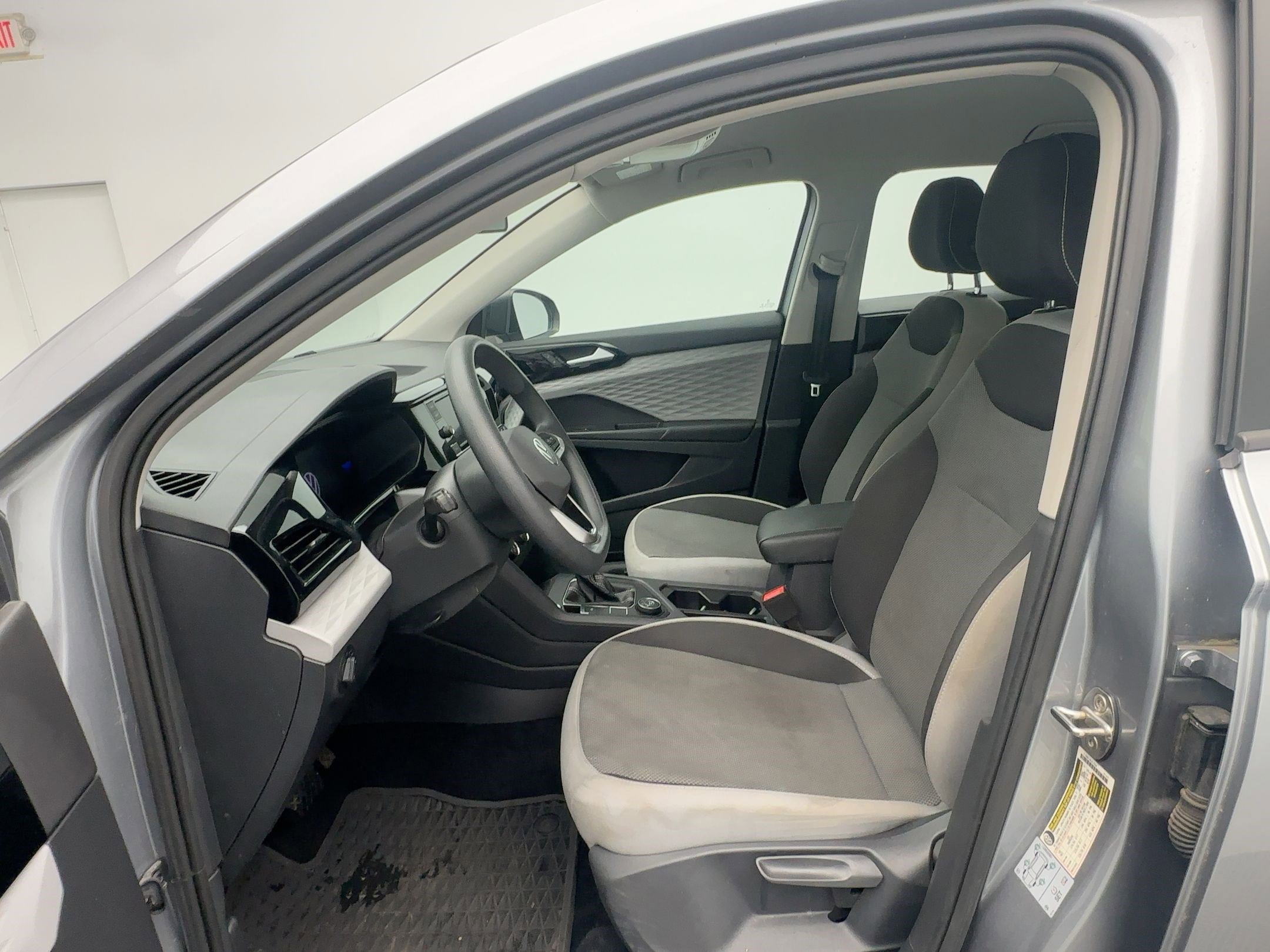 Used 2022 Volkswagen Taos S image 5