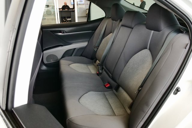 Used 2021 Toyota Camry LE image 12