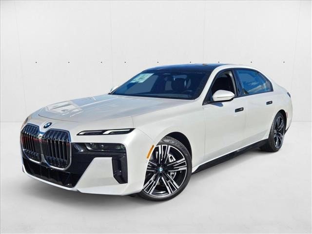 New 2025 BMW 760i xDrive w/ Premium Package