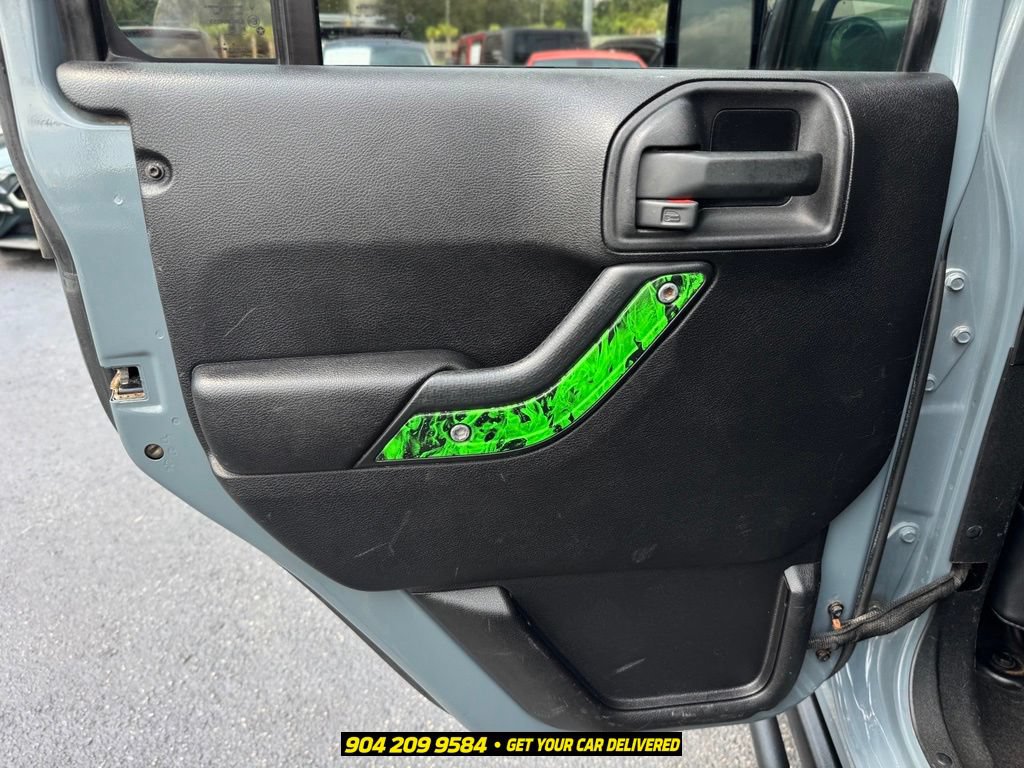 Used 2014 Jeep Wrangler Unlimited Rubicon AWD/4WD image 23