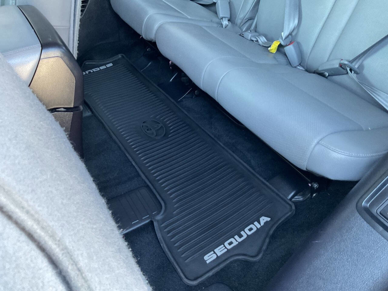 Used 2018 Toyota Sequoia Platinum AWD/4WD image 42