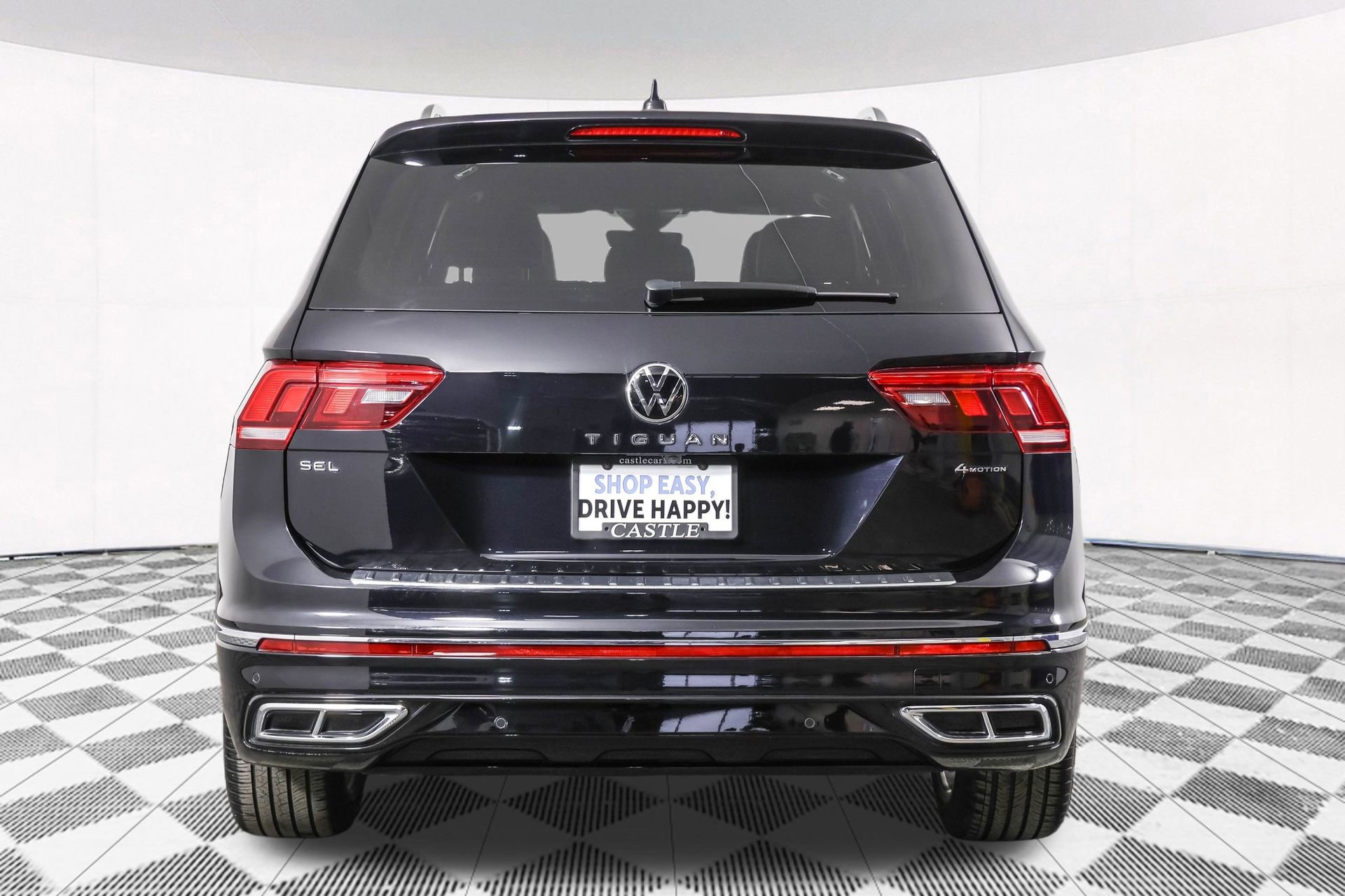 Used 2022 Volkswagen Tiguan SEL R-Line image 18