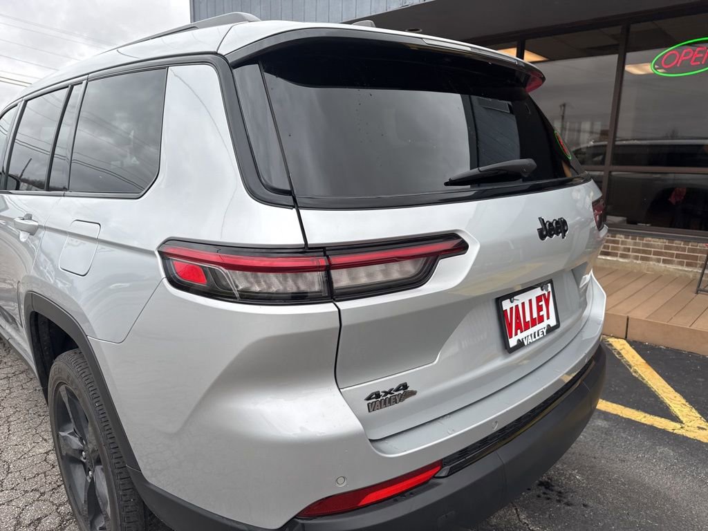 Used 2024 Jeep Grand Cherokee L Altitude image 13