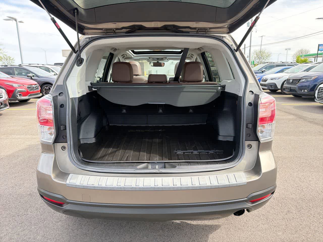 Used 2017 Subaru Forester 2.5i Touring w/ Popular Package #2 AWD/4WD image 37
