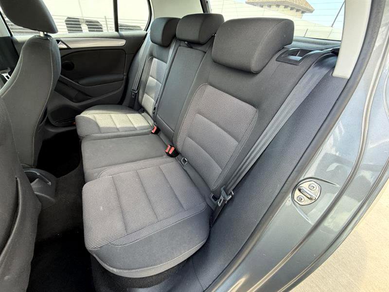 Used 2010 Volkswagen Golf 4-Door image 15