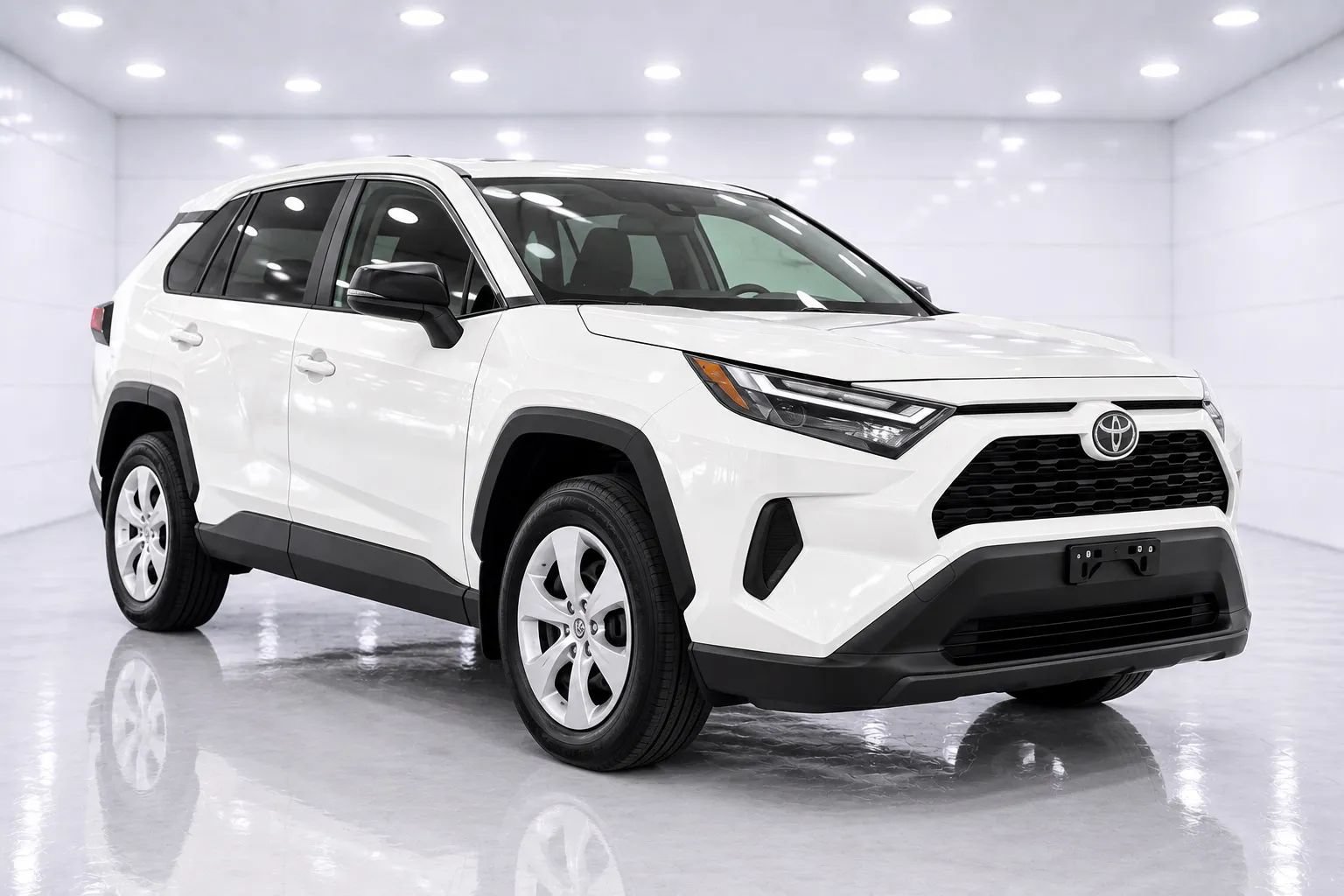 Used 2025 Toyota RAV4 LE AWD/4WD image 7