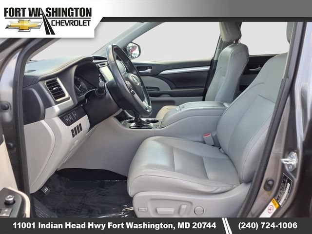 Used 2017 Toyota Highlander XLE AWD/4WD image 8