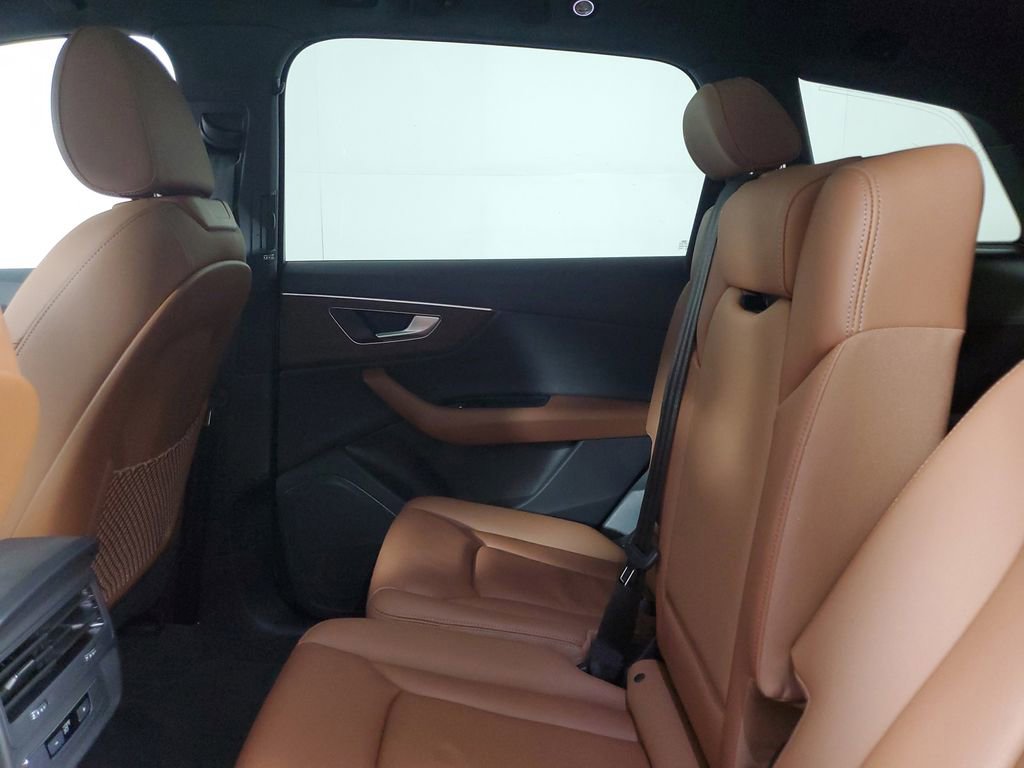 Used 2025 Audi Q7 3.0T Premium w/ Convenience Package image 11