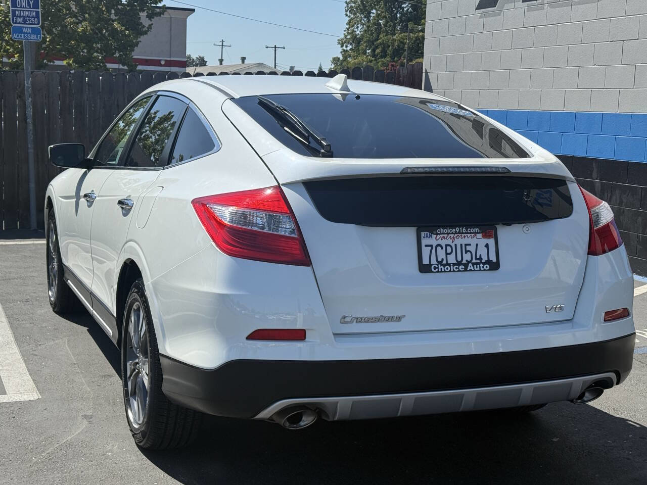 Used 2013 Honda Crosstour EX image 4