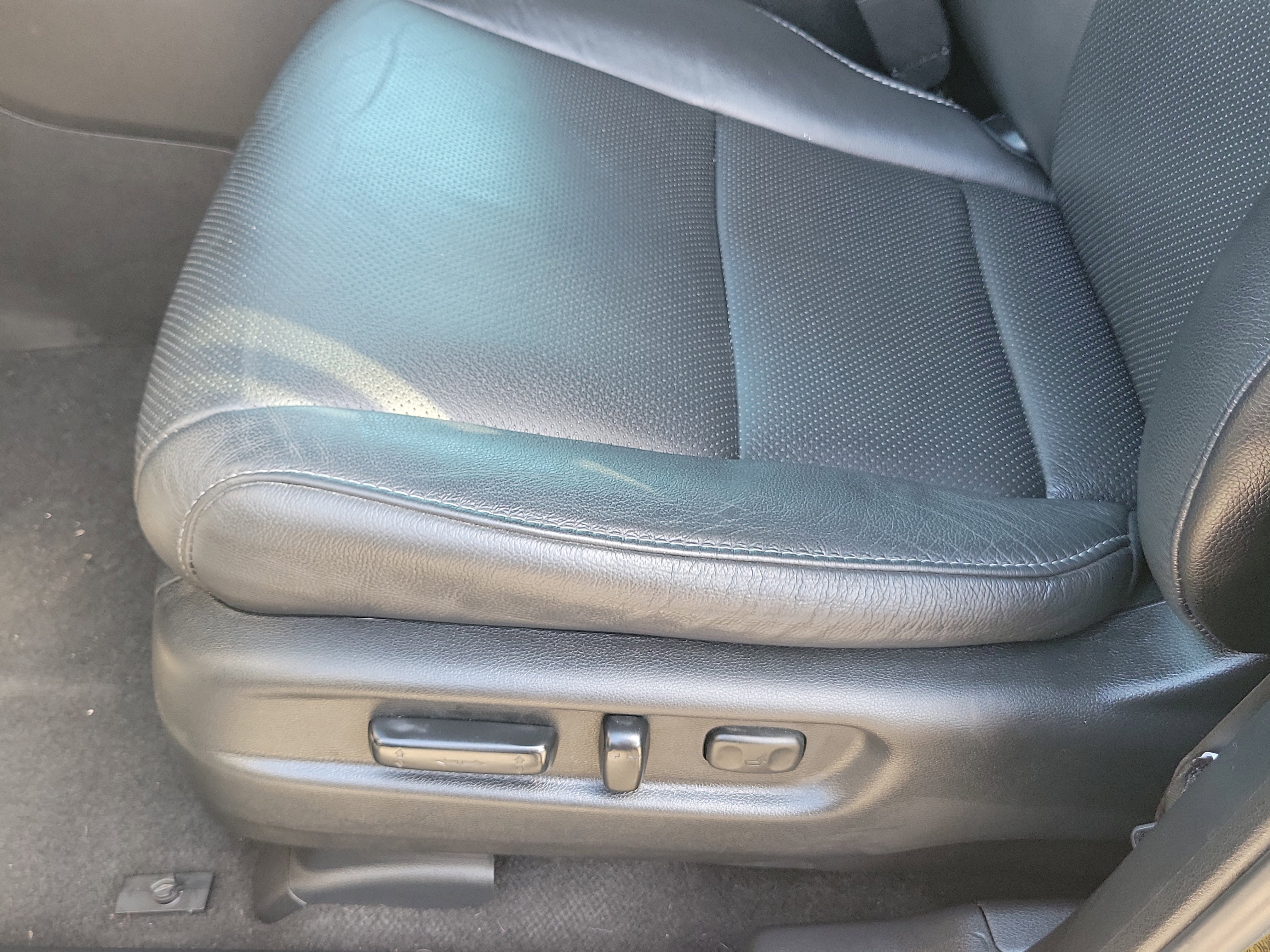 Used 2024 Honda Passport EX-L image 16