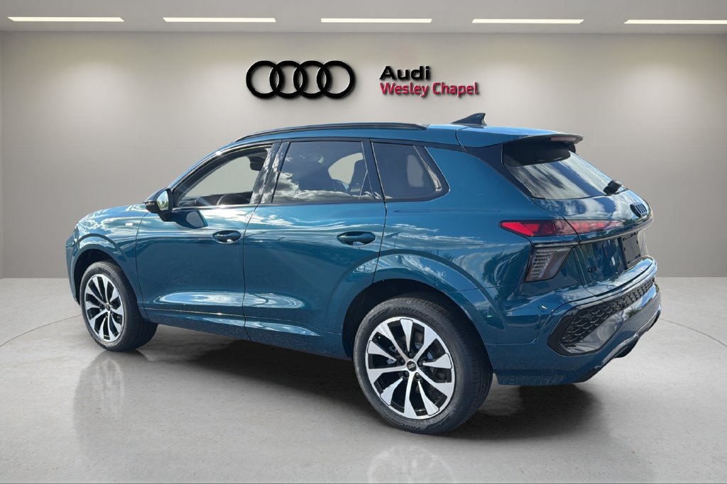 New 2026 Audi Q3 quattro 2.0T AWD/4WD image 3
