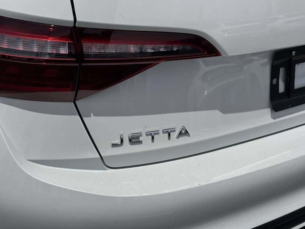 Used 2023 Volkswagen Jetta SE FWD image 12