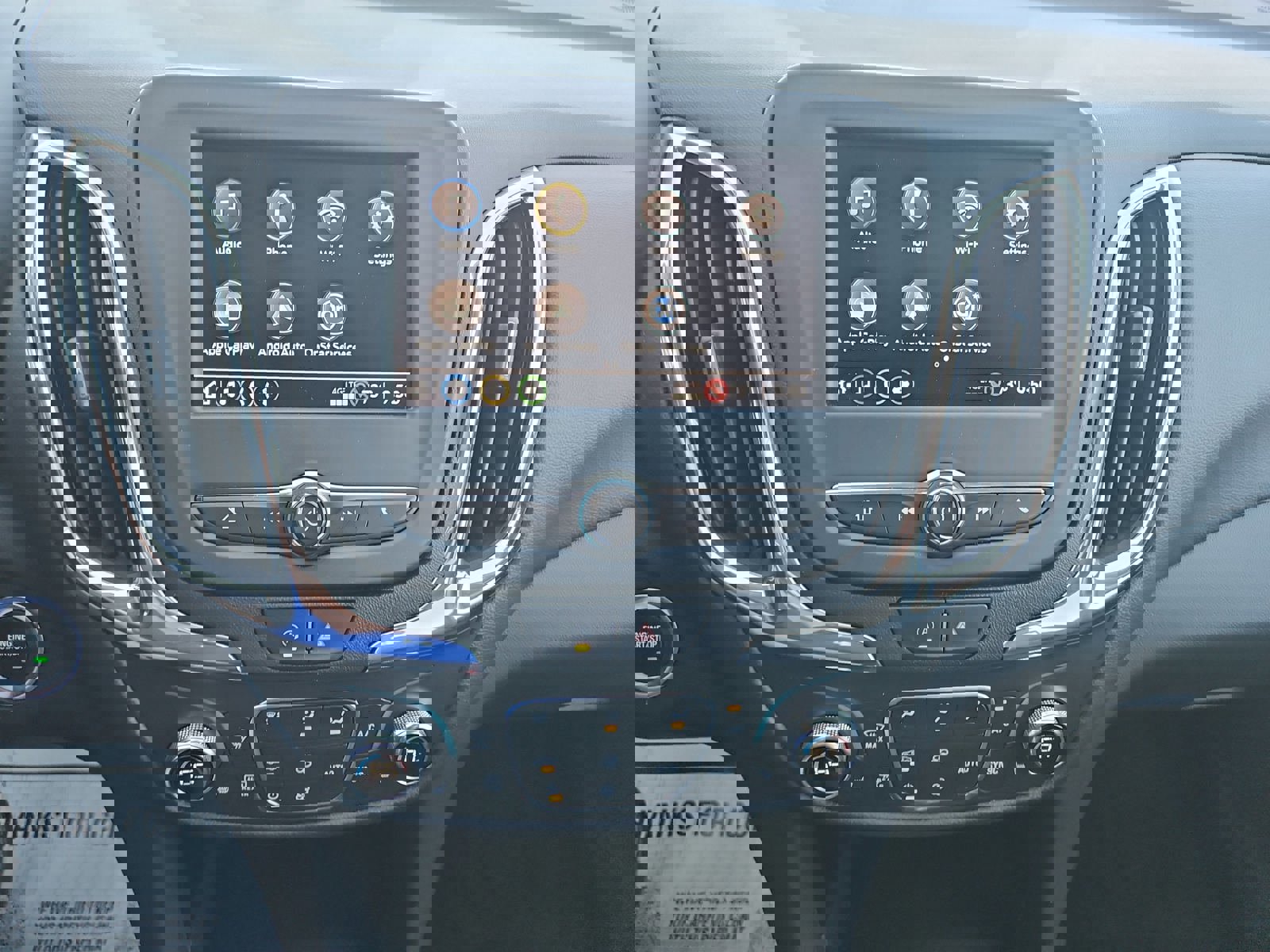 Used 2023 Chevrolet Equinox LT image 9