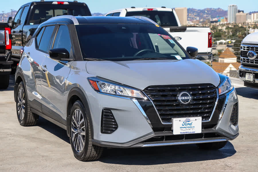 Used 2022 Nissan Kicks SV FWD image 3