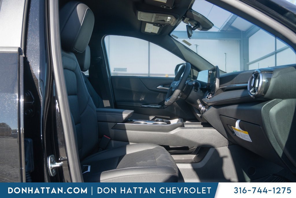 New 2027 Chevrolet Equinox LT w/ Convenience Package II FWD image 20