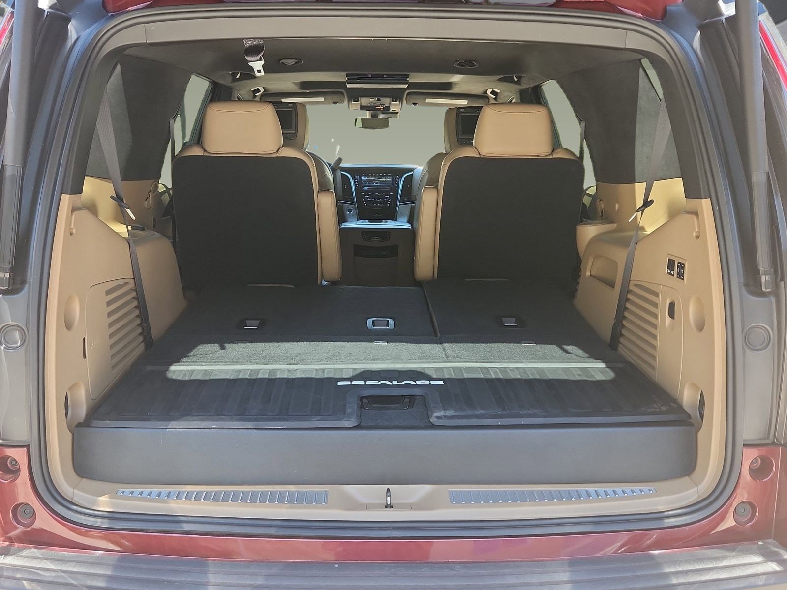 Used 2019 Cadillac Escalade Platinum AWD/4WD image 29