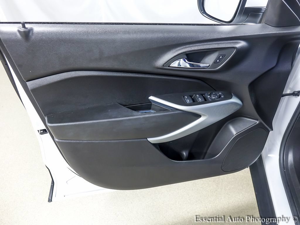 Certified 2025 Chevrolet Trax LS w/ LS Convenience Package FWD image 18