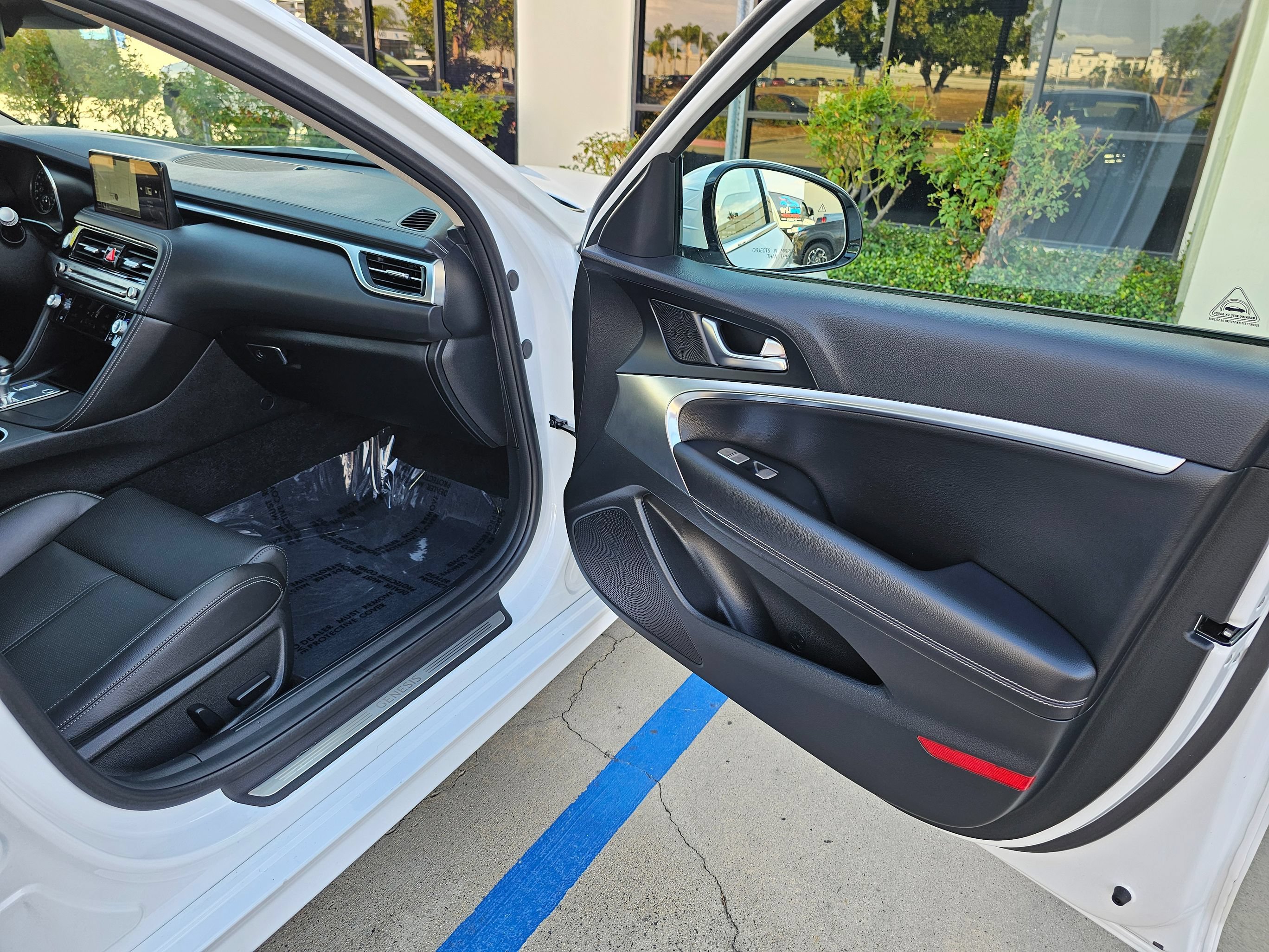 Used 2025 Genesis G70 2.5T RWD image 32