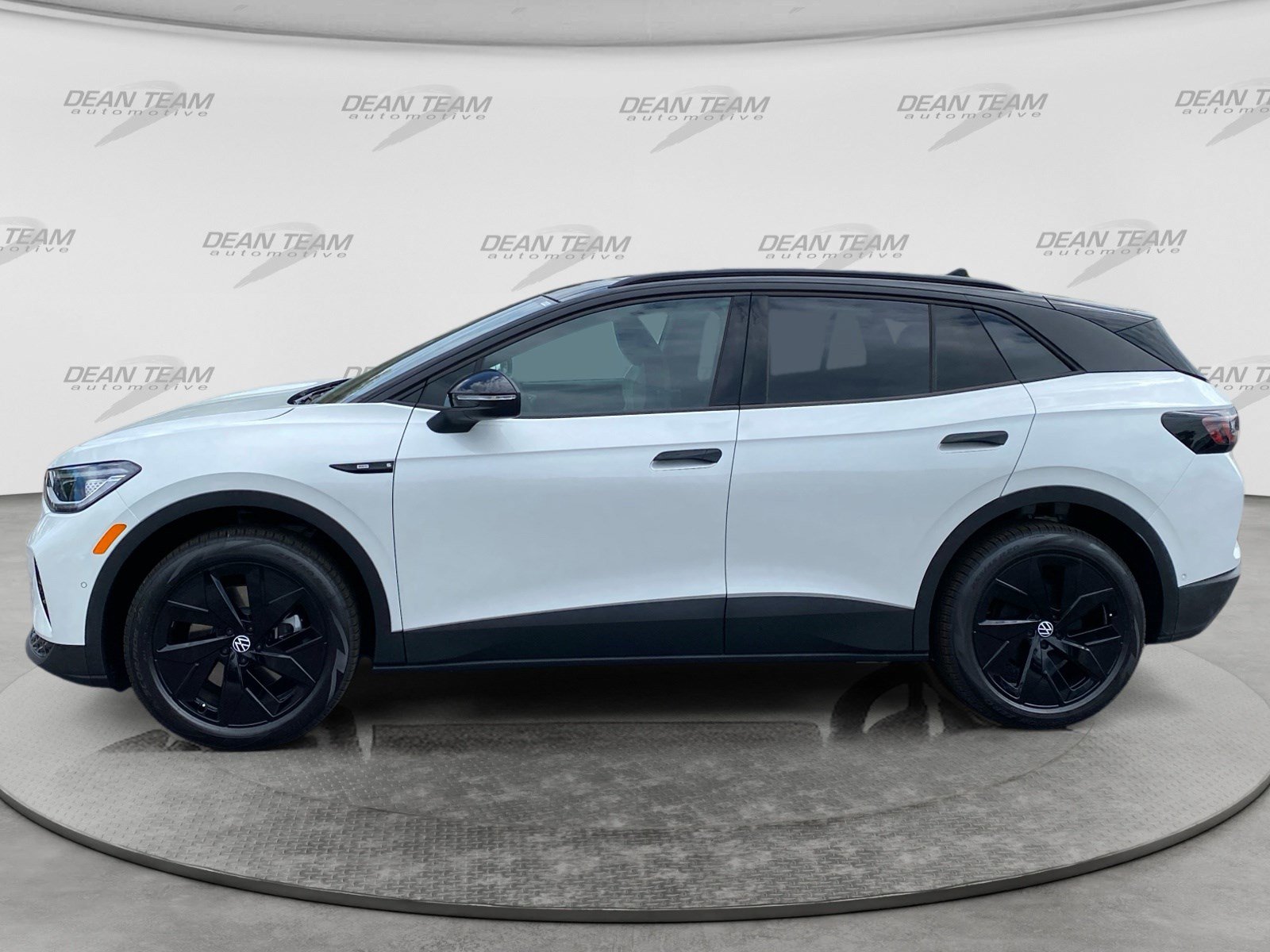 New 2026 Volkswagen ID.4 Pro S Plus AWD/4WD image 4