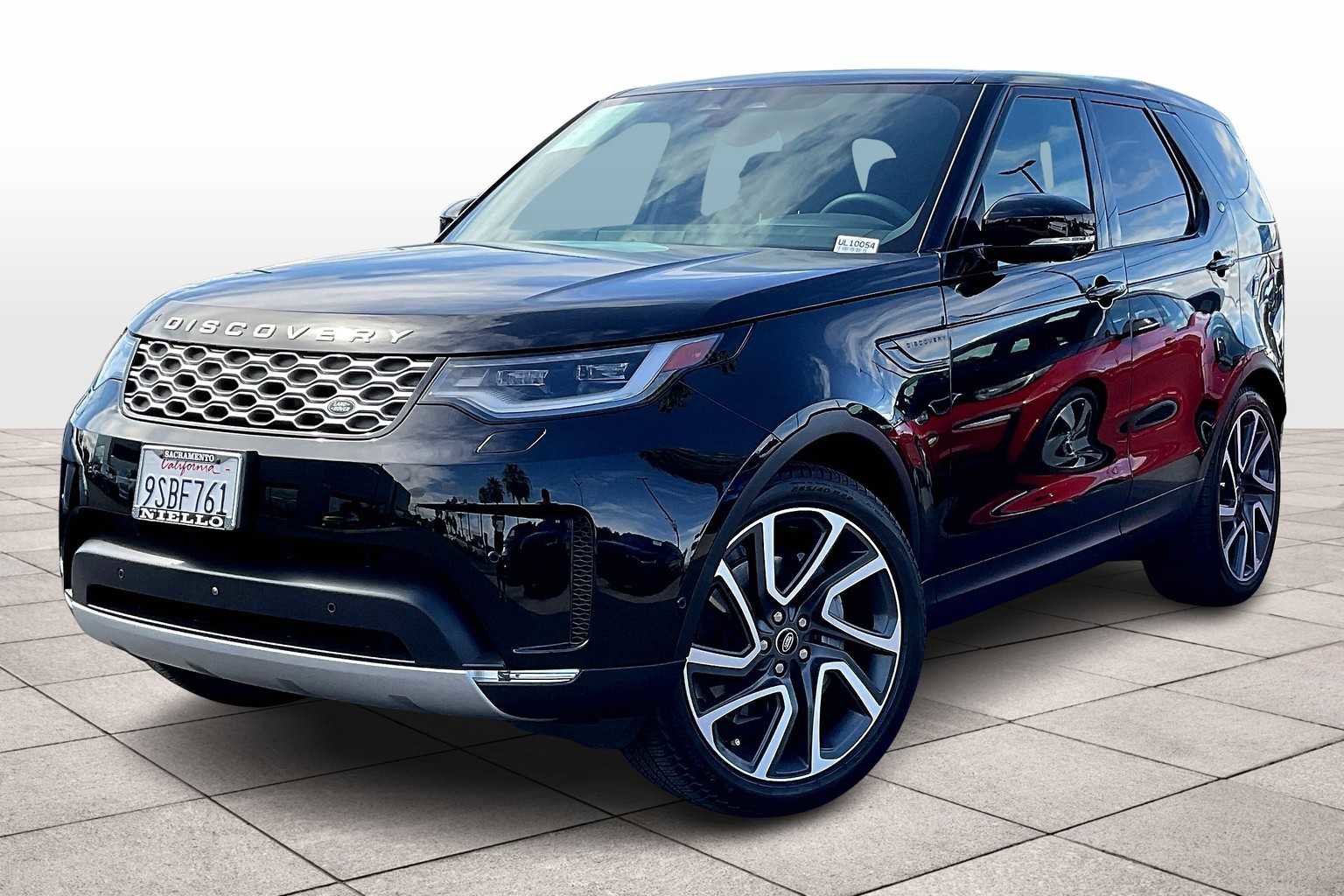 Used 2025 Land Rover Discovery S image 1