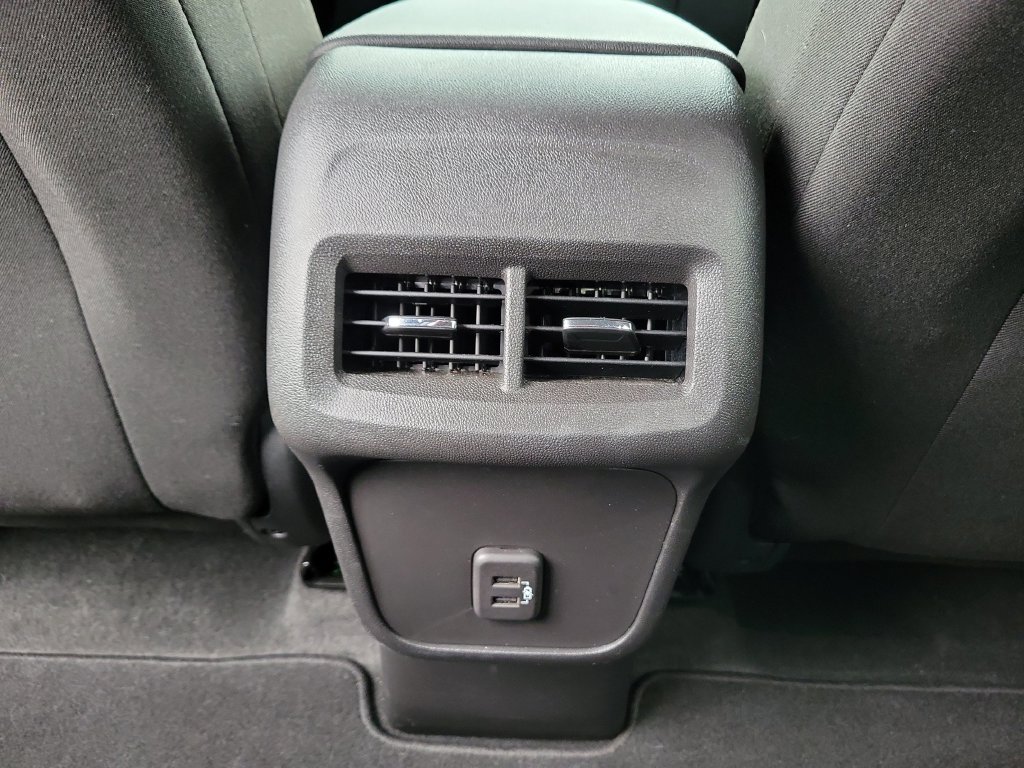 Used 2024 Chevrolet Equinox LT FWD image 16