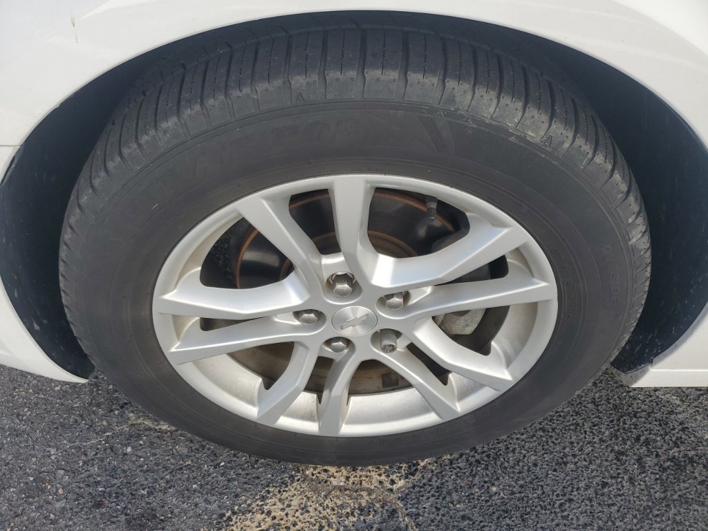 Used 2015 Chevrolet Camaro LS RWD image 9
