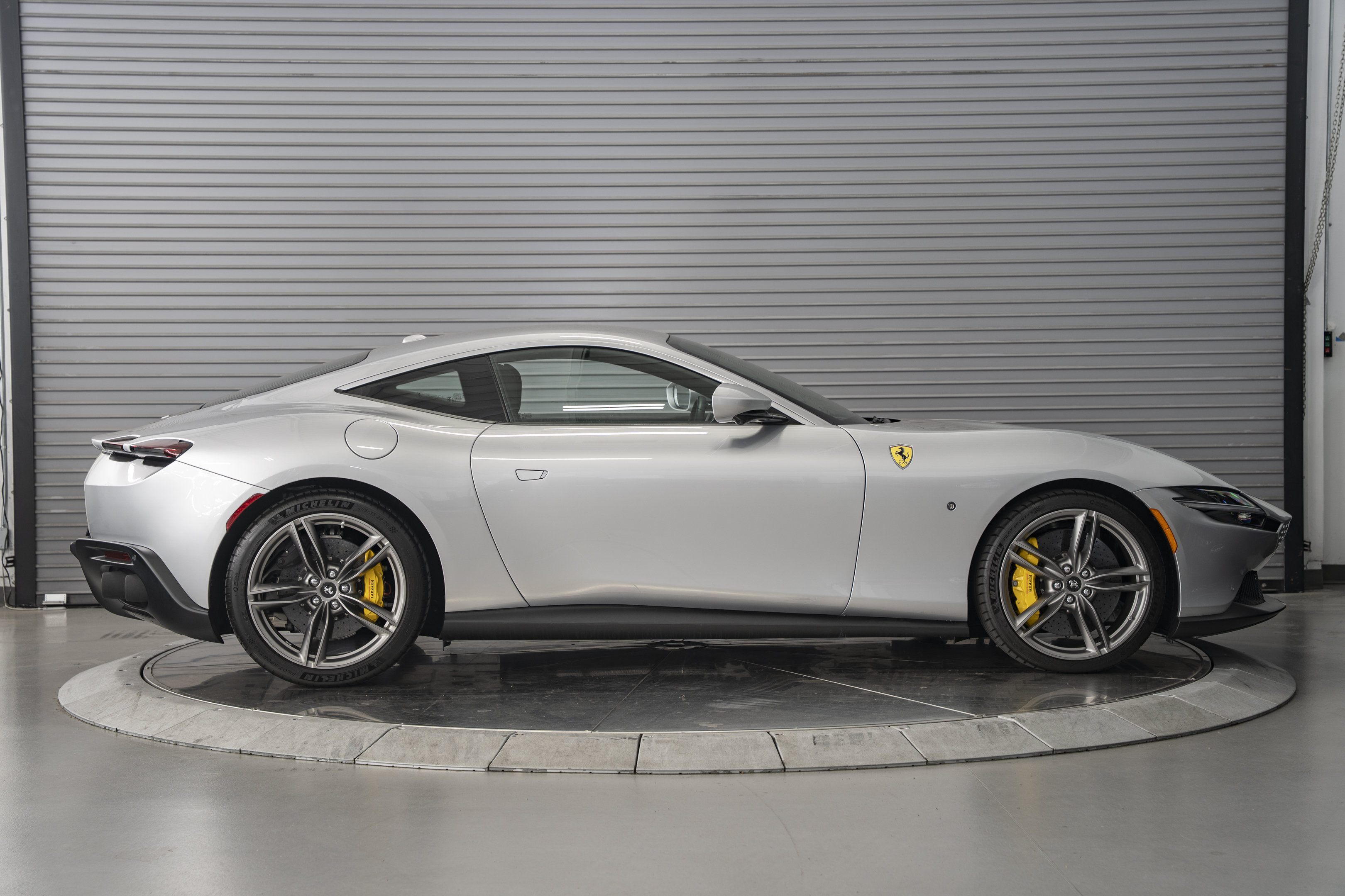 Used 2021 Ferrari Roma RWD image 6
