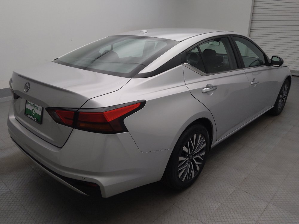 Used 2025 Nissan Altima 2.5 SV FWD image 9