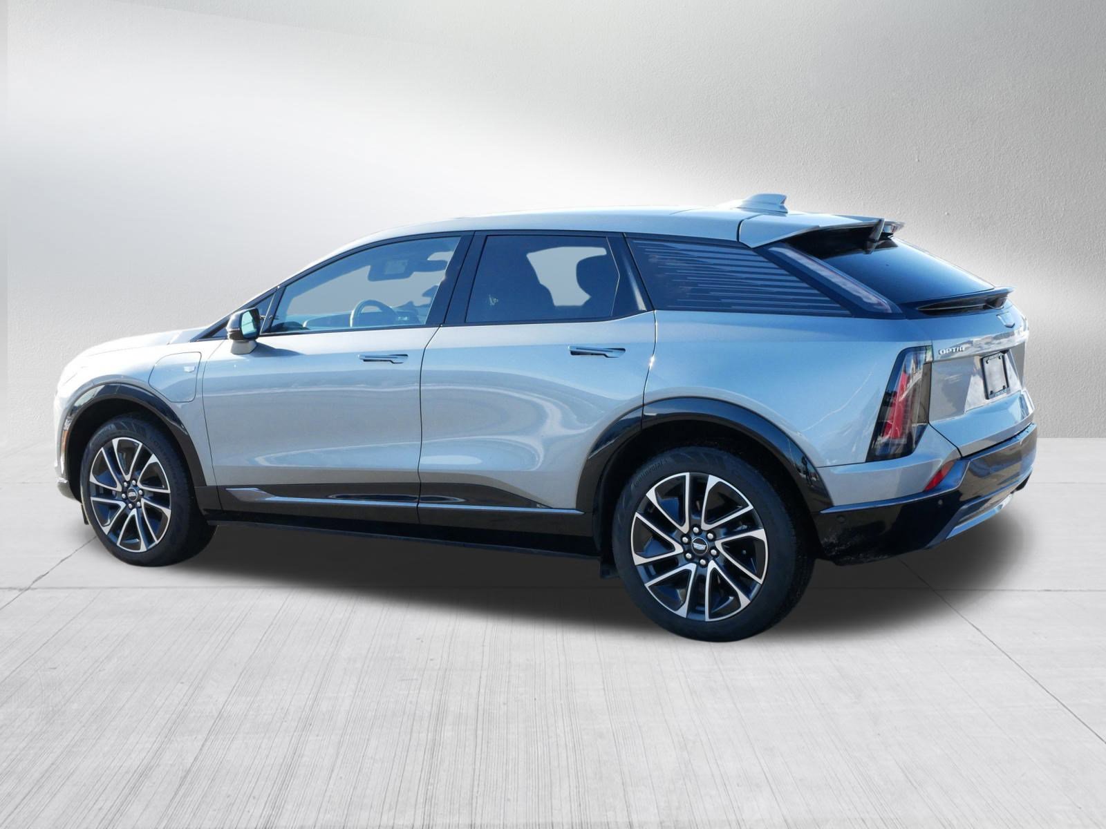 Certified 2025 Cadillac Optiq Sport 2 w/ LPO, Floor Liner Package image 4