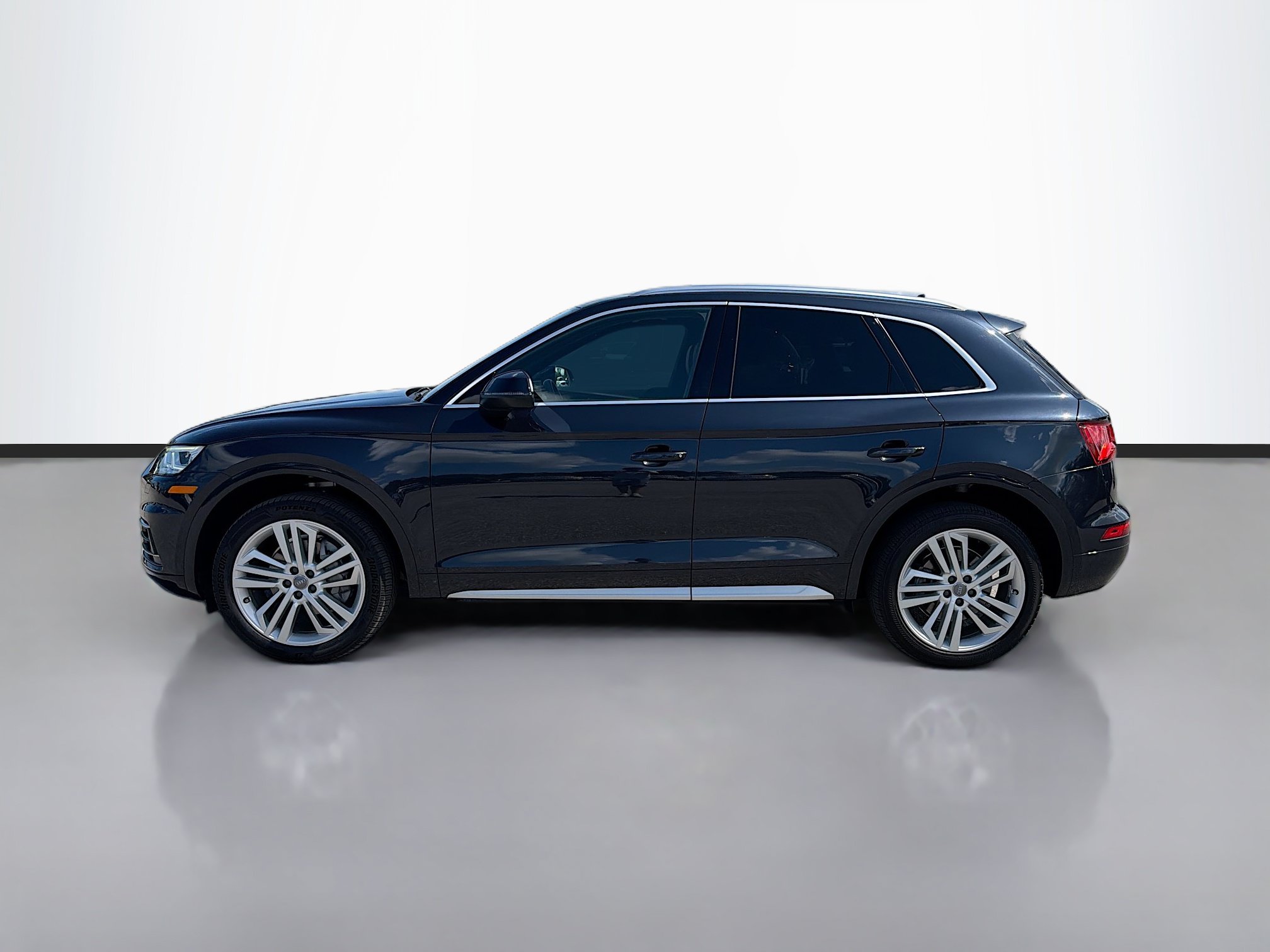 Used 2020 Audi Q5 2.0T Premium Plus AWD/4WD image 2