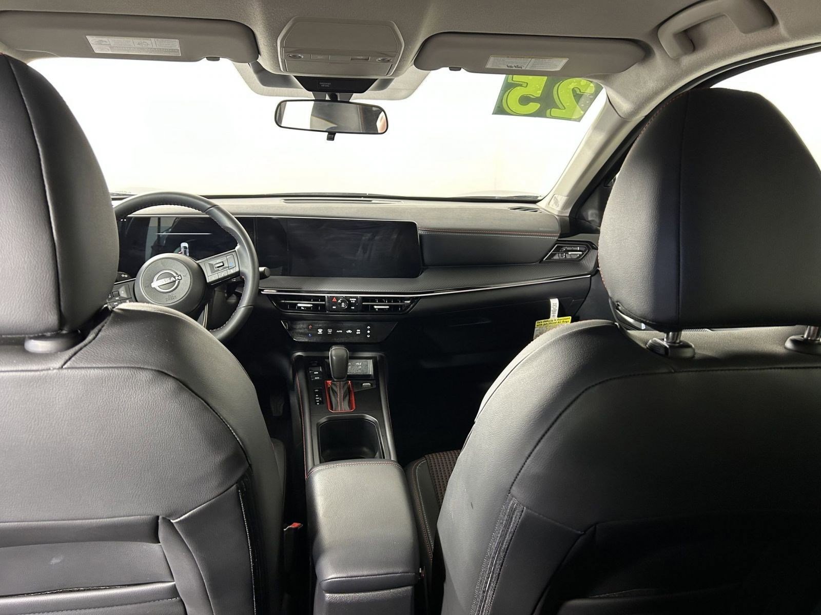 Used 2025 Nissan Kicks SR image 13