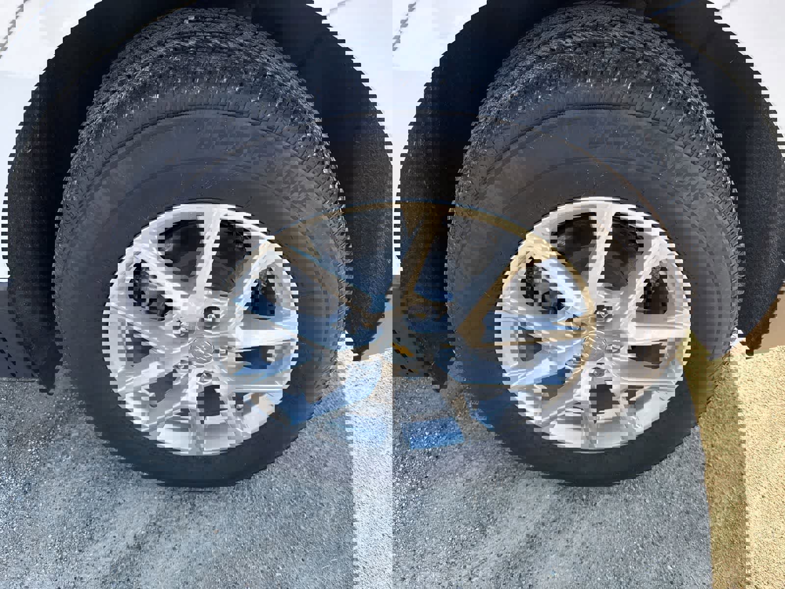 Used 2024 Chevrolet Equinox LT w/ LPO, Floor Liner Package image 7