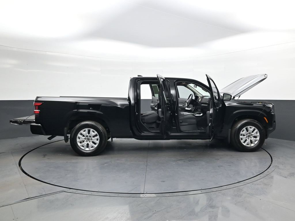 Used 2024 Nissan Frontier SV image 40