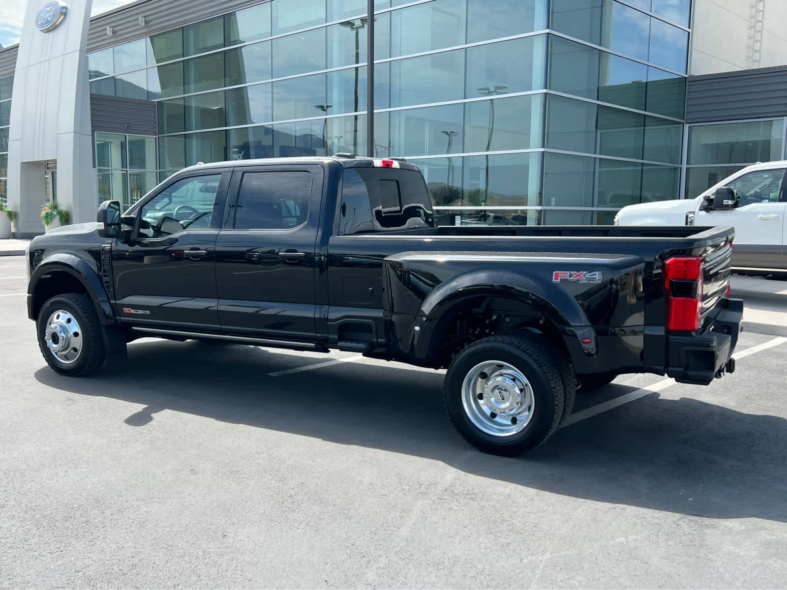 New 2026 Ford F450 Platinum w/ FX4 Off-Road Package AWD/4WD image 11