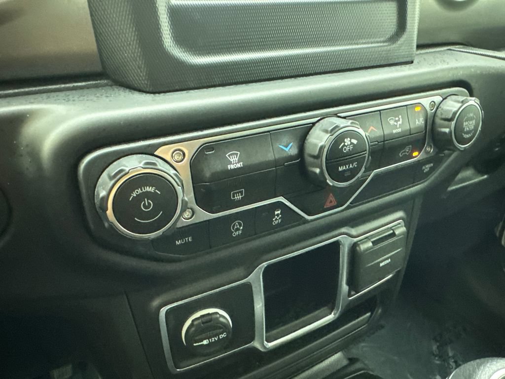 Used 2022 Jeep Wrangler Sport AWD/4WD image 59