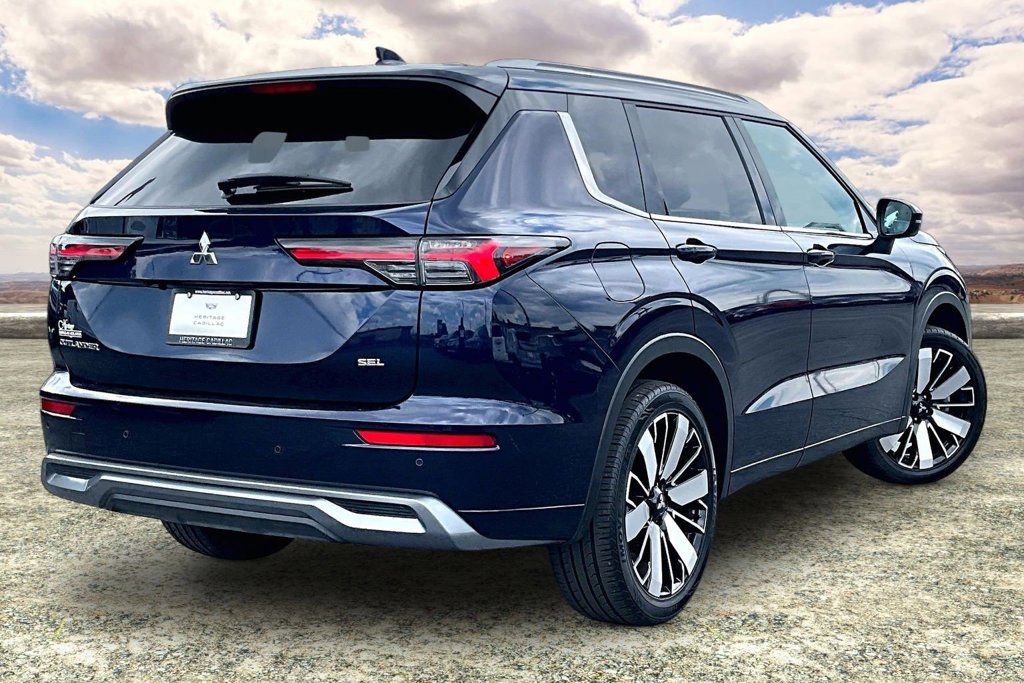 Used 2025 Mitsubishi Outlander SEL FWD image 5